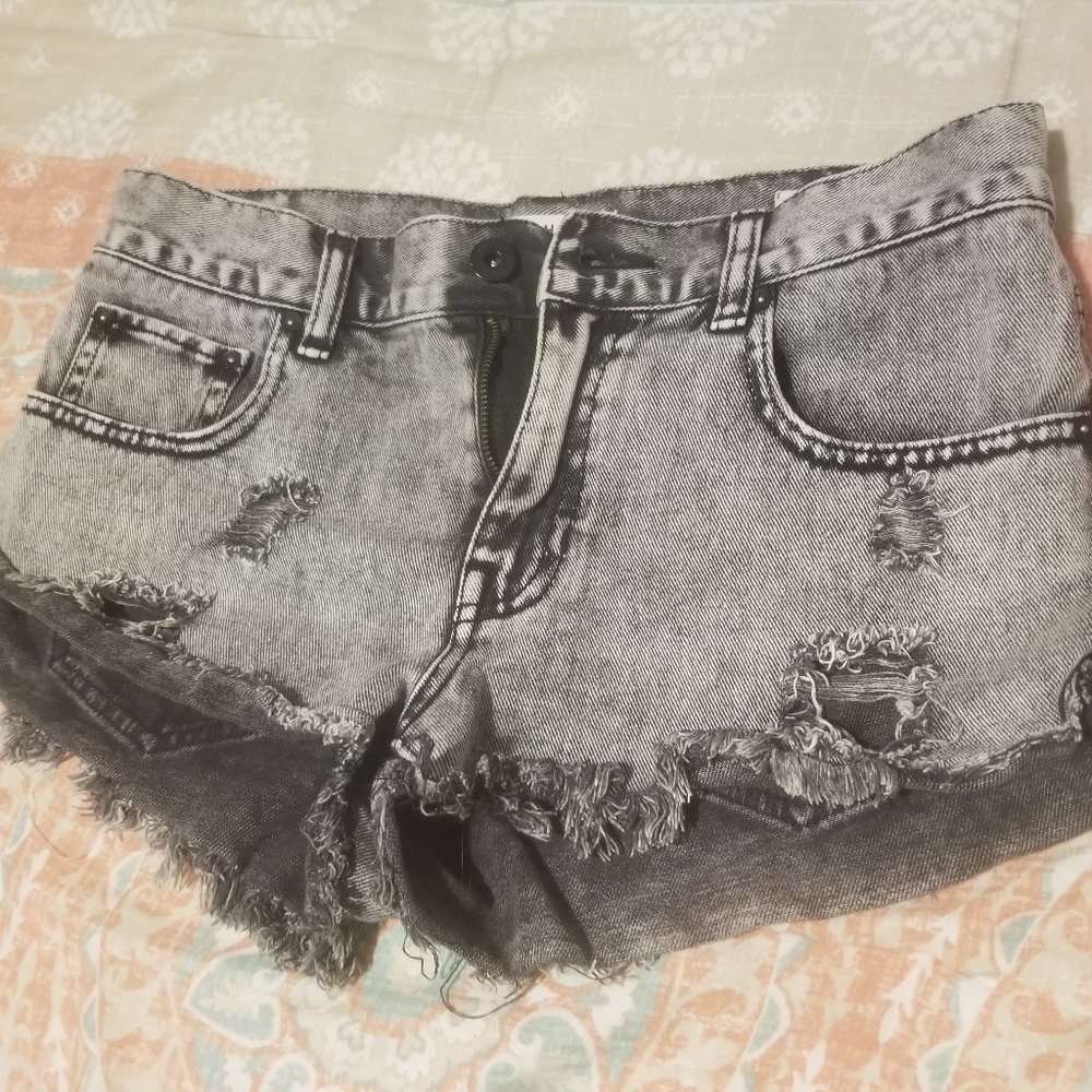 LIGHTLY USED SHORTS